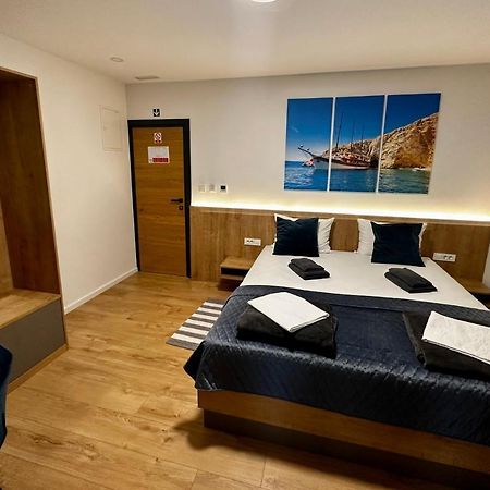Rooms Slavonski Brod Esterno foto