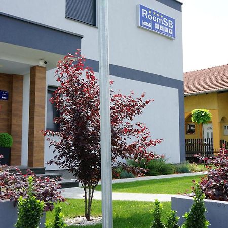 Rooms Slavonski Brod Esterno foto
