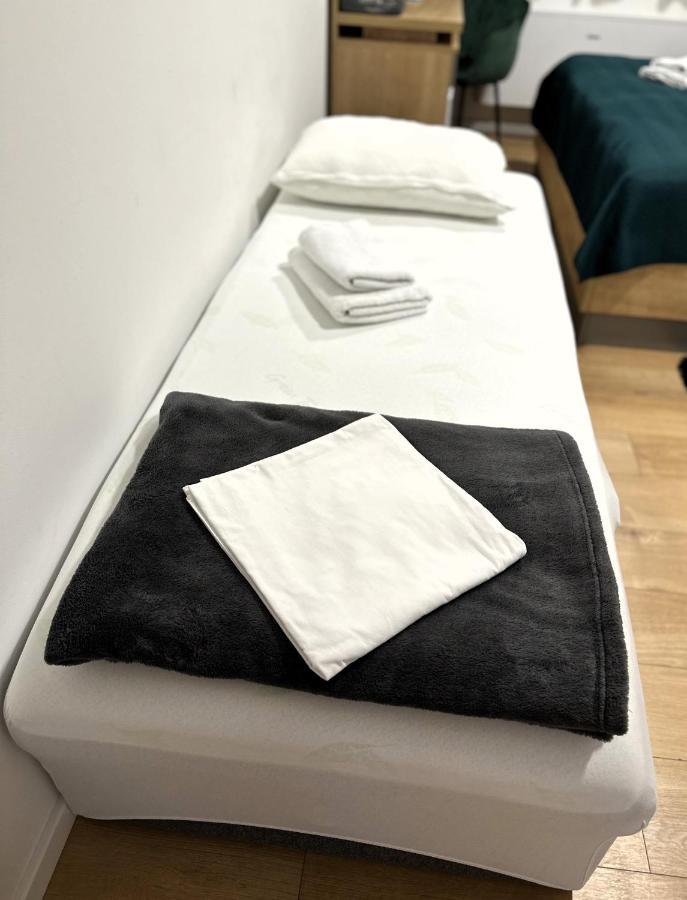 Rooms Slavonski Brod Esterno foto