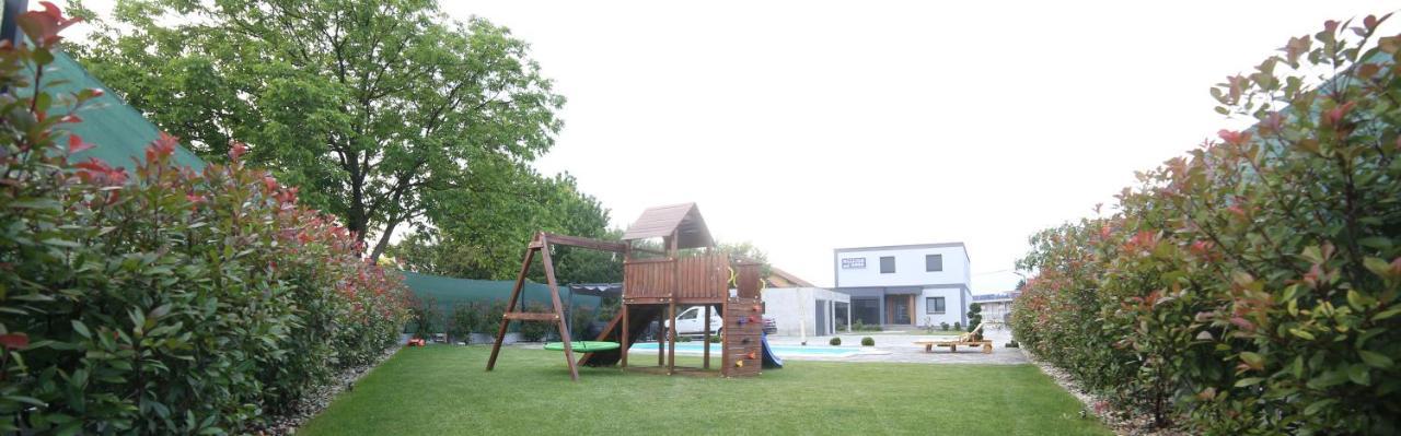 Rooms Slavonski Brod Esterno foto